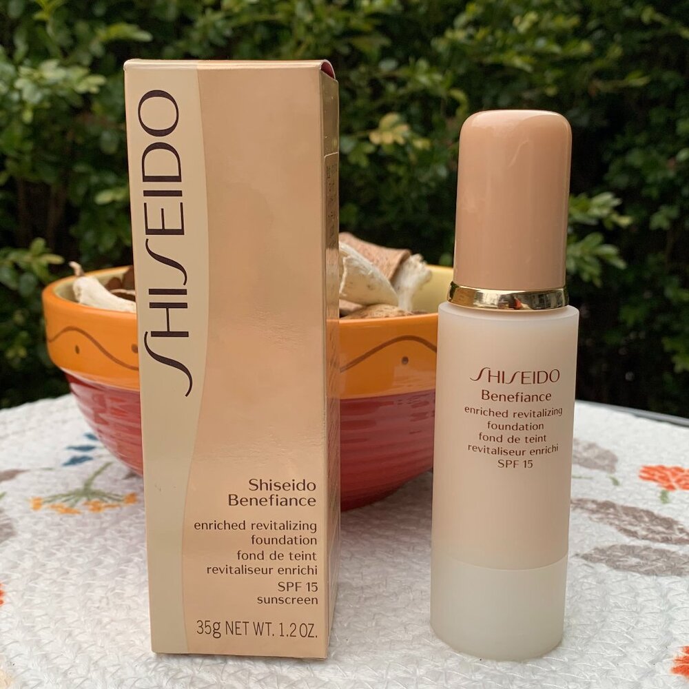 Rare SHISEIDO Benefiance Foundation SPF 15